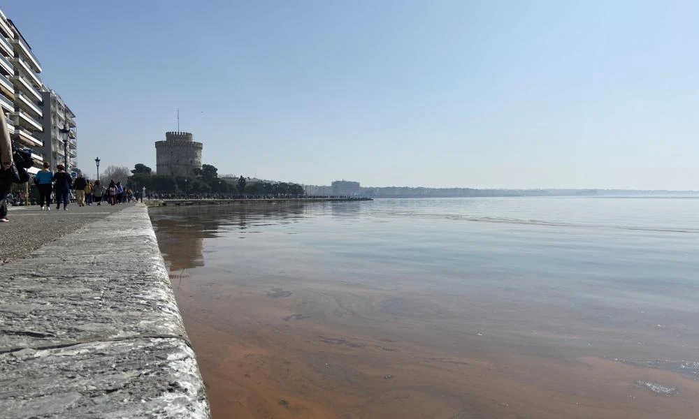 Θρίλερ στον Θερμαϊκό: 77χρονη βρέθηκε νεκρή στη Νέα Παραλία – Έρευνα του Λιμενικού